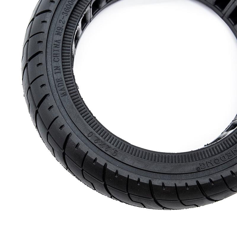 Vollgummi Reifen 9.2x2 schwarz